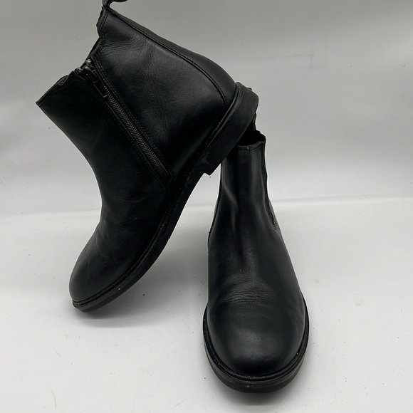Zara Women Black Leather Chelsea Ankle Booties size 38 7.5-8 - Picture 2 of 5